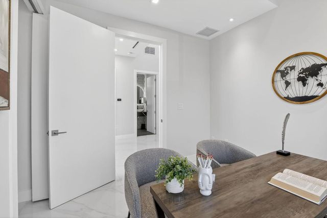 750 NE 16th Avenue, Fort Lauderdale, FL 33304