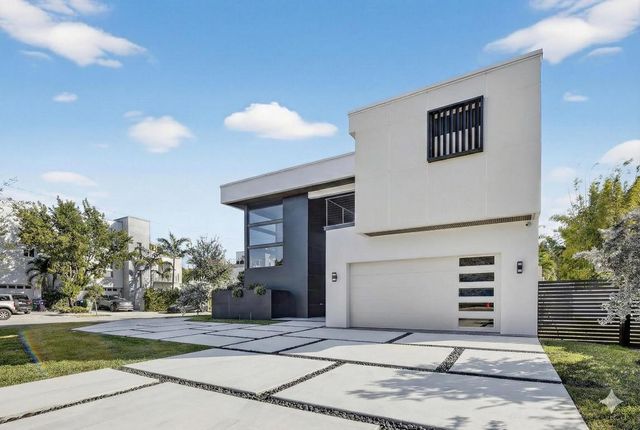 750 NE 16th Avenue, Fort Lauderdale, FL 33304