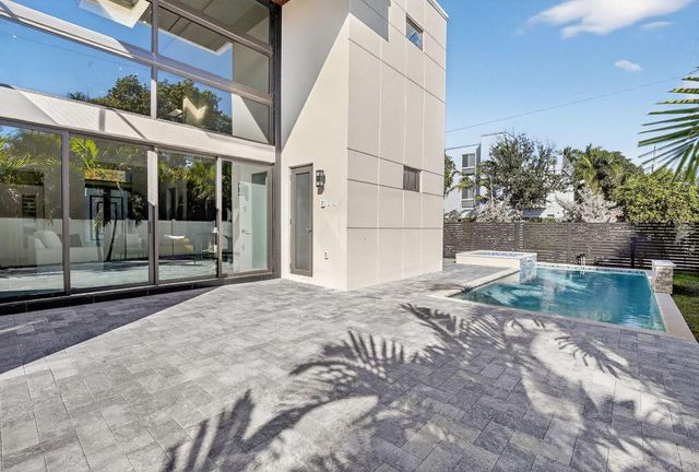 750 NE 16th Avenue, Fort Lauderdale, FL 33304