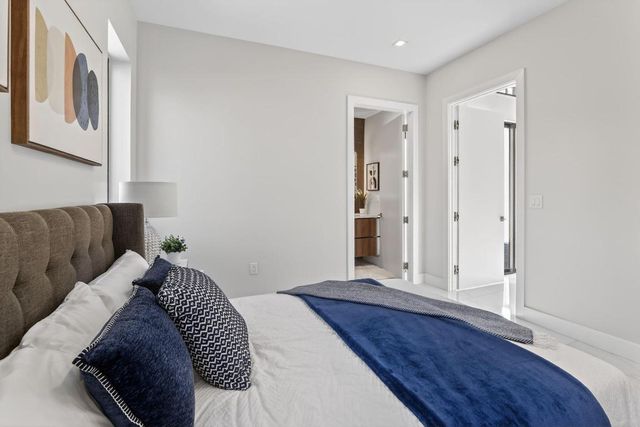 750 NE 16th Avenue, Fort Lauderdale, FL 33304