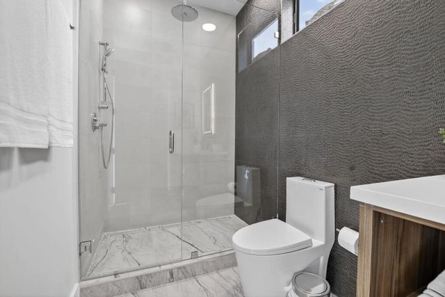 750 NE 16th Avenue, Fort Lauderdale, FL 33304