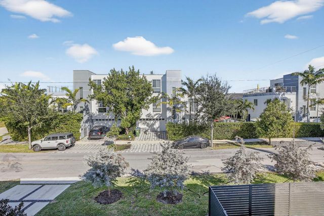 750 NE 16th Avenue, Fort Lauderdale, FL 33304