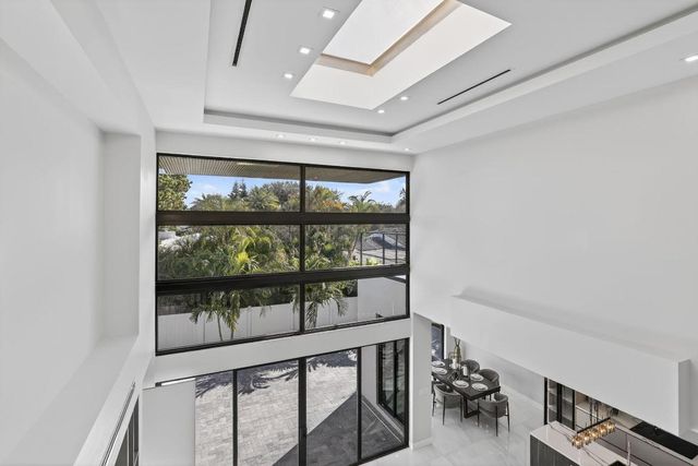 750 NE 16th Avenue, Fort Lauderdale, FL 33304