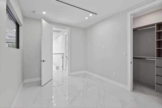 750 NE 16th Avenue, Fort Lauderdale, FL 33304