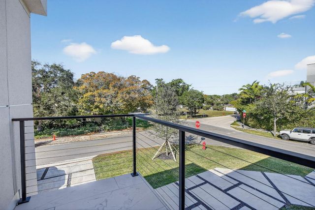 750 NE 16th Avenue, Fort Lauderdale, FL 33304