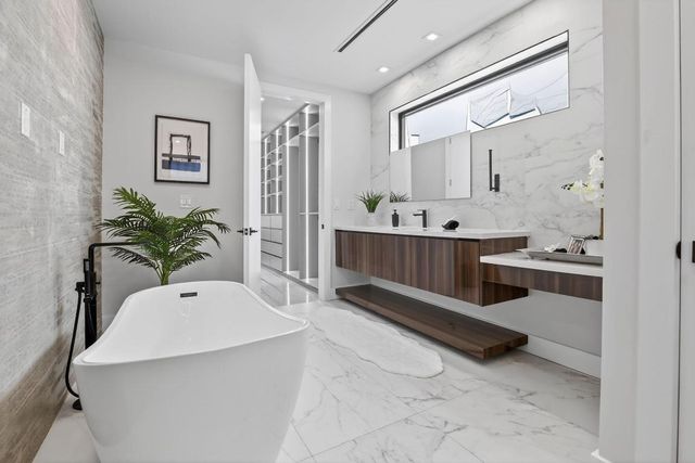 750 NE 16th Avenue, Fort Lauderdale, FL 33304