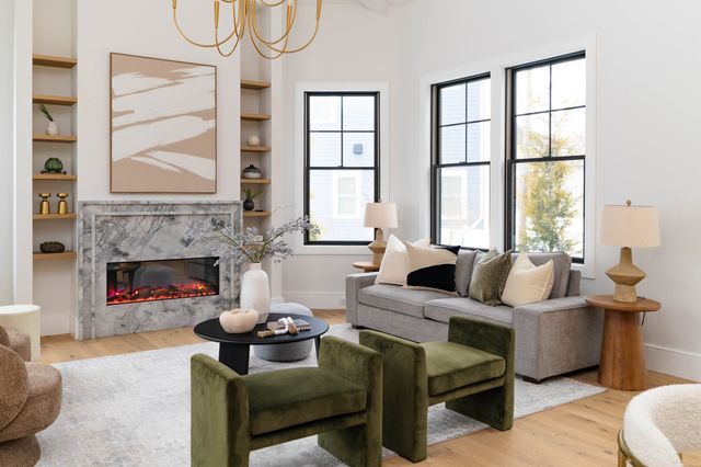 712 Watertown St 2, Newton, MA 02460