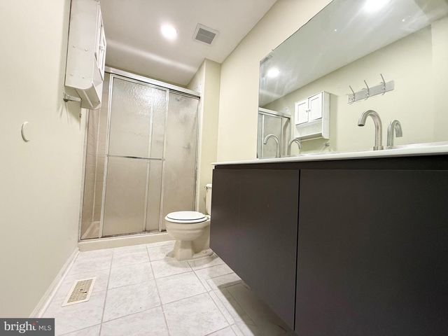 2 CINNABAR CT, Gaithersburg, MD 20879