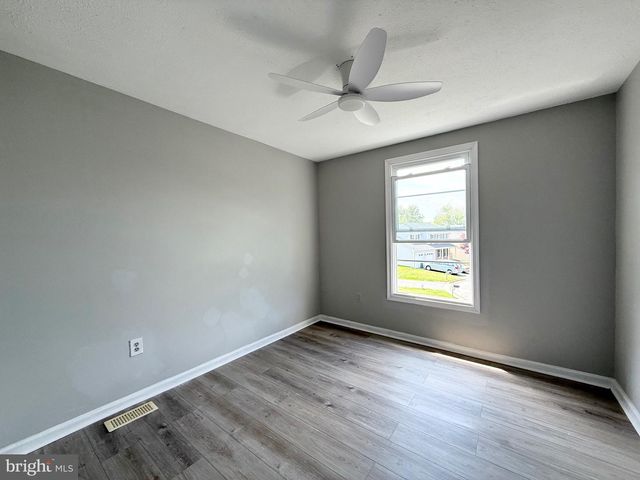 2 CINNABAR CT, Gaithersburg, MD 20879