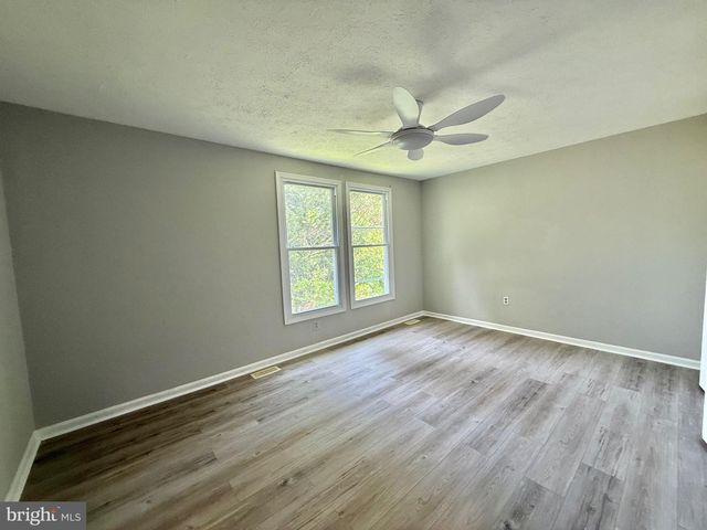 2 CINNABAR CT, Gaithersburg, MD 20879