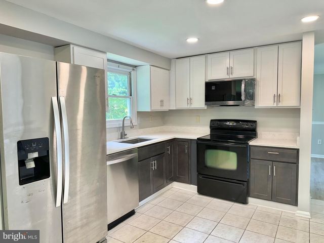 2 CINNABAR CT, Gaithersburg, MD 20879