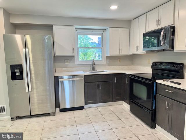 2 CINNABAR CT, Gaithersburg, MD 20879