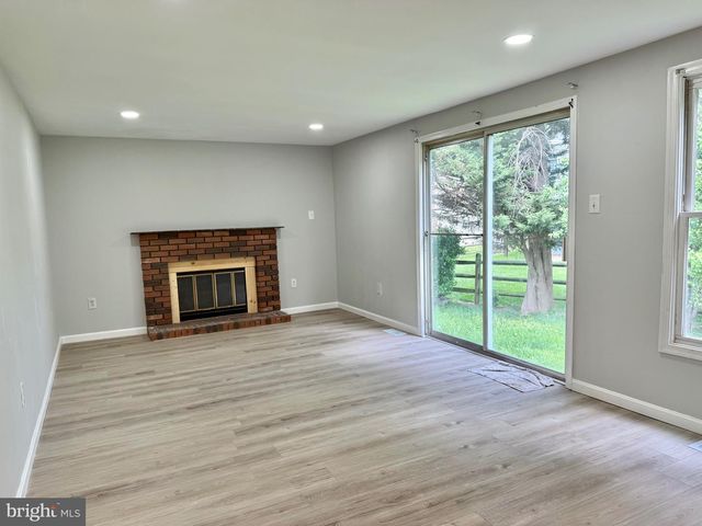 2 CINNABAR CT, Gaithersburg, MD 20879