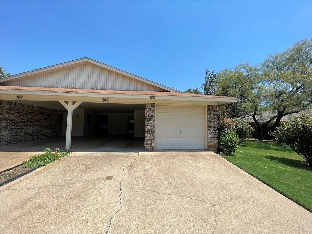 919 Terry Trail, Weatherford, TX 76086
