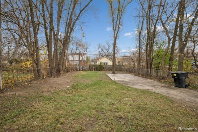 17326 Kentfield Street, Detroit, MI 48219