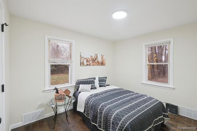 17326 Kentfield Street, Detroit, MI 48219