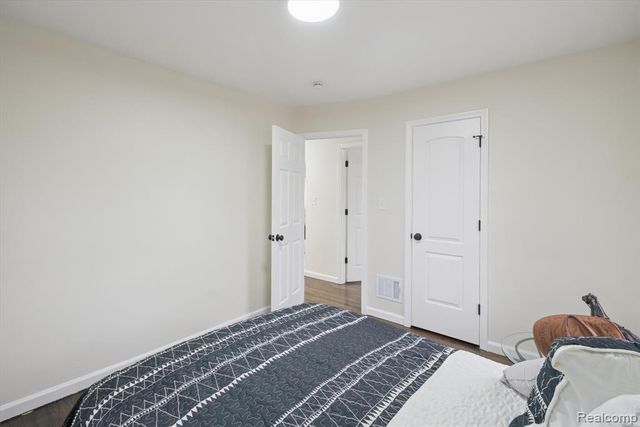 17326 Kentfield Street, Detroit, MI 48219