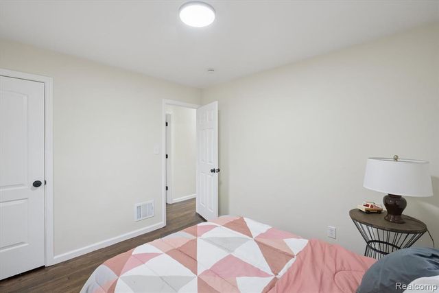 17326 Kentfield Street, Detroit, MI 48219