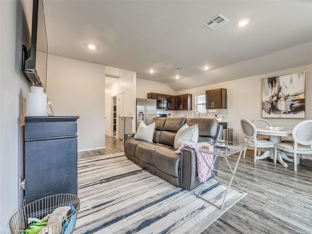 11812 Annette Place, Yukon, OK 73099