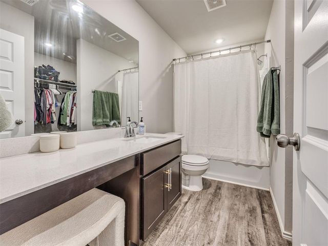 11812 Annette Place, Yukon, OK 73099