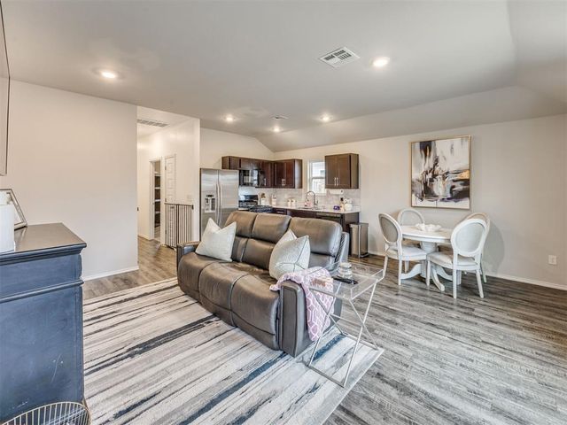 11812 Annette Place, Yukon, OK 73099