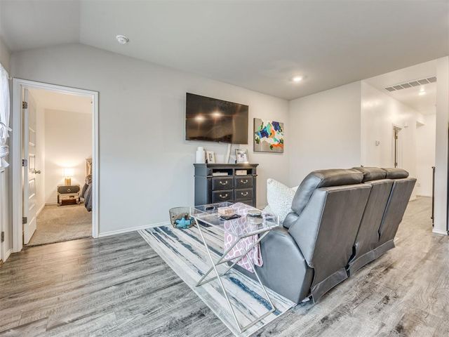 11812 Annette Place, Yukon, OK 73099