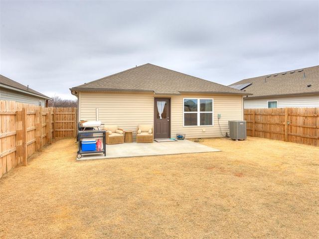 11812 Annette Place, Yukon, OK 73099