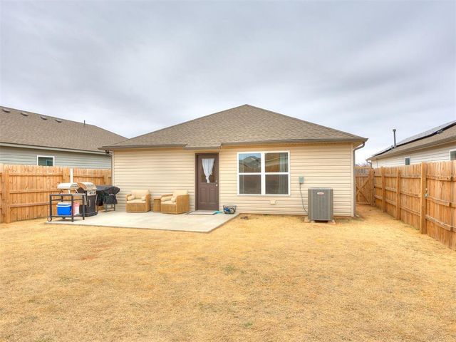 11812 Annette Place, Yukon, OK 73099