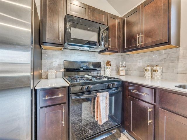 11812 Annette Place, Yukon, OK 73099