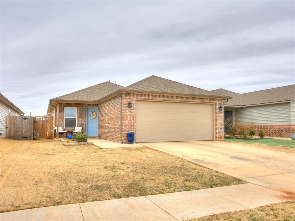 11812 Annette Place, Yukon, OK 73099