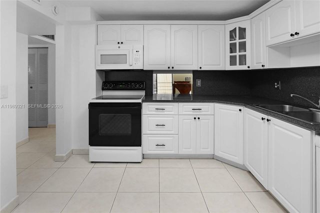 2821 N Miami Beach Blvd 2K, North Miami Beach, FL 33160