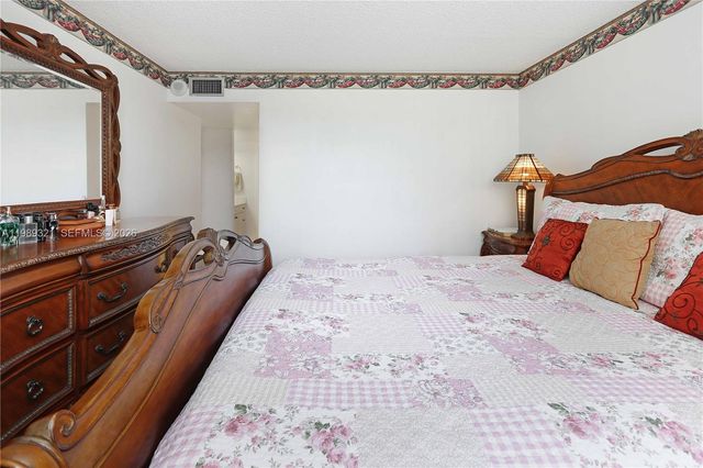 2821 N Miami Beach Blvd 2K, North Miami Beach, FL 33160