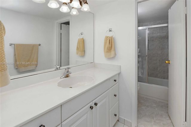 2821 N Miami Beach Blvd 2K, North Miami Beach, FL 33160