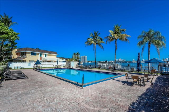 2821 N Miami Beach Blvd 2K, North Miami Beach, FL 33160