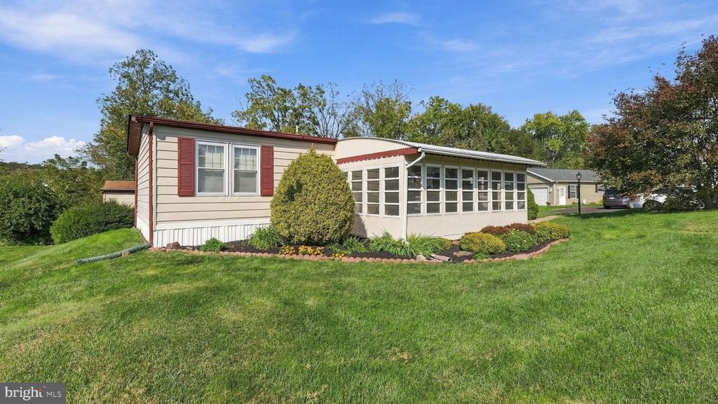142 WEDGEWOOD CV #, NORTH WALES, PA 19454 — exterior