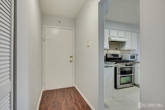 1608 Green Hollow Drive, Iselin, NJ 08830