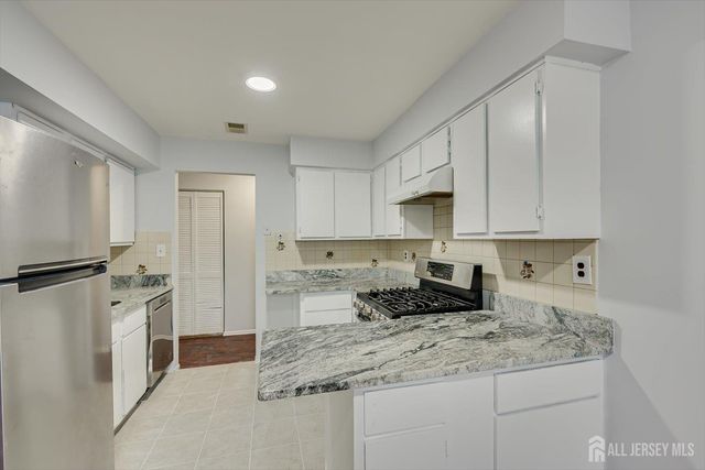 1608 Green Hollow Drive, Iselin, NJ 08830