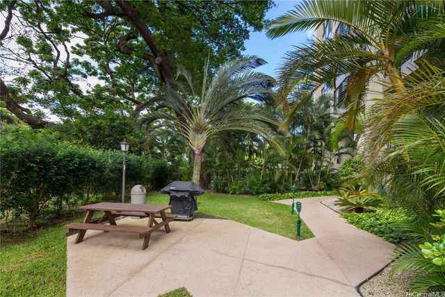 55 S Judd Street 2004, Honolulu, HI 96817