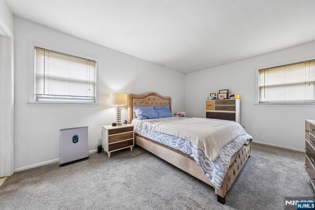 2 Caryn Place, Fairfield, NJ 07004