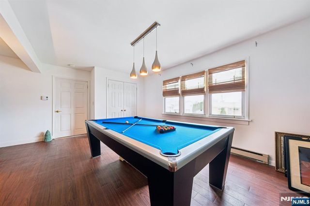 2 Caryn Place, Fairfield, NJ 07004