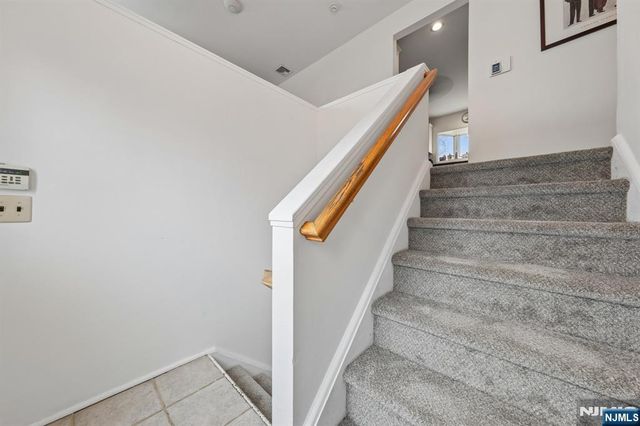 2 Caryn Place, Fairfield, NJ 07004