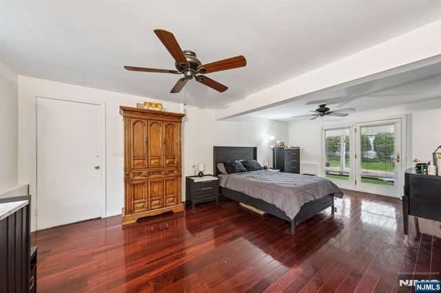 2 Caryn Place, Fairfield, NJ 07004