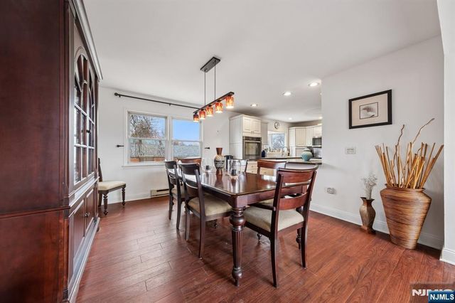 2 Caryn Place, Fairfield, NJ 07004