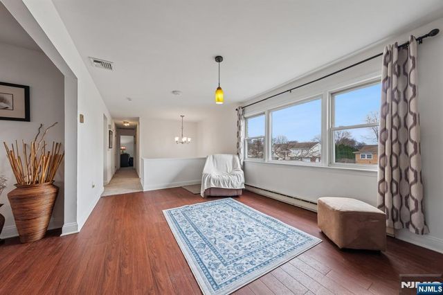 2 Caryn Place, Fairfield, NJ 07004