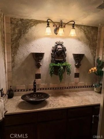25255 Avenida Dorena, Newhall, CA 91321