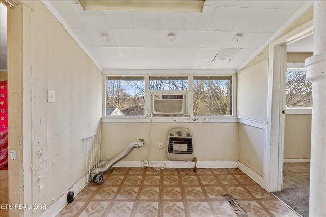 1080 Baker Ave, Knoxville, TN 37920