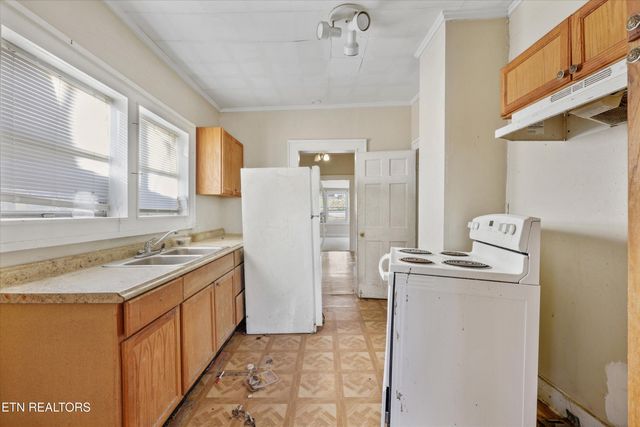 1080 Baker Ave, Knoxville, TN 37920