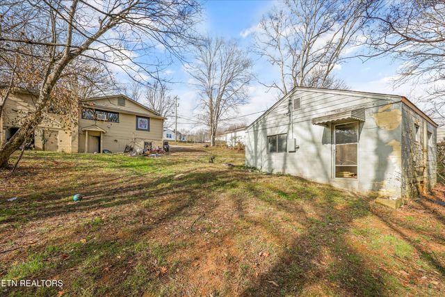 1080 Baker Ave, Knoxville, TN 37920