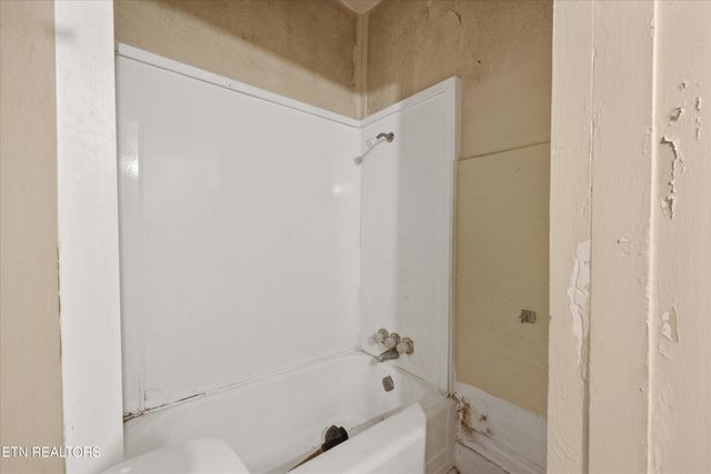 1080 Baker Ave, Knoxville, TN 37920