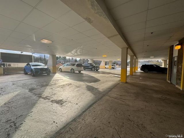 107 Northern Blvd, Great Neck, NY 11021